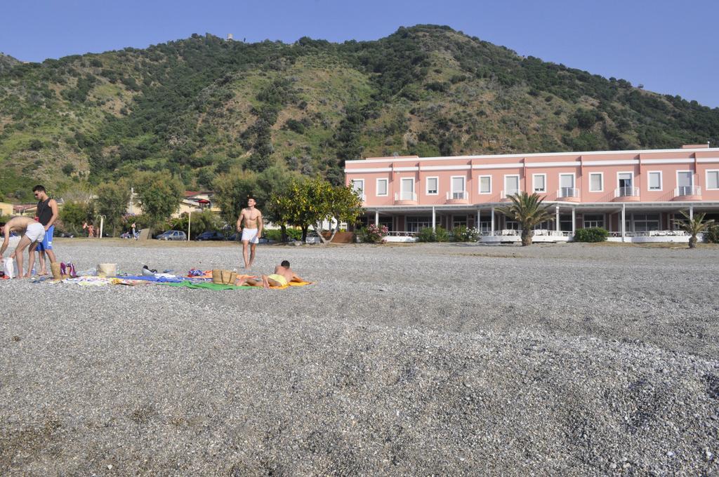 Hotel Ristorante La Scogliera - Nuova Gestione Piraino Extérieur photo