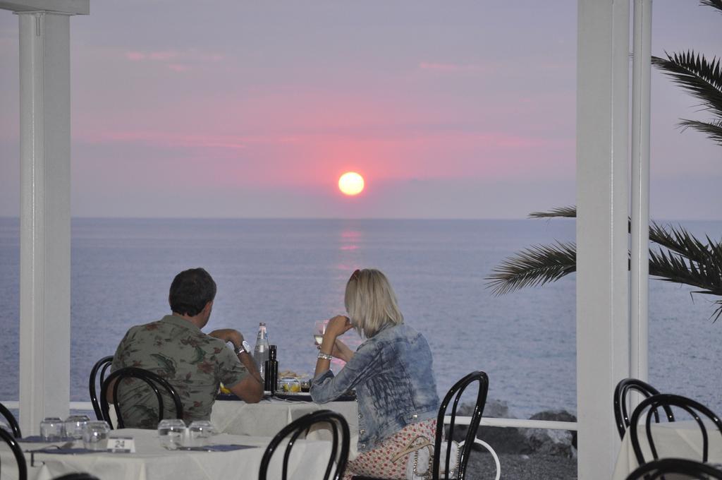 Hotel Ristorante La Scogliera - Nuova Gestione Piraino Extérieur photo