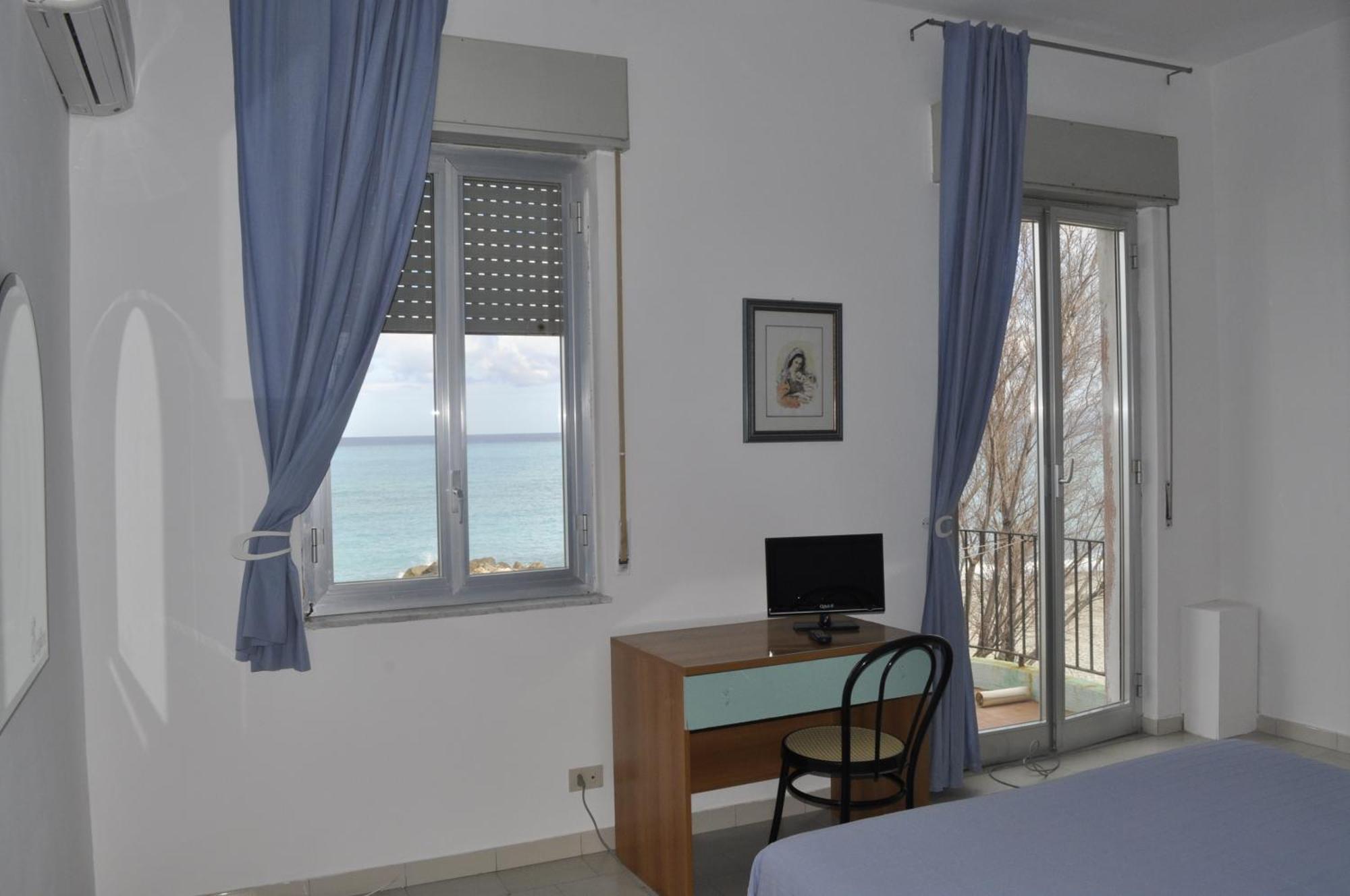 Hotel Ristorante La Scogliera - Nuova Gestione Piraino Extérieur photo