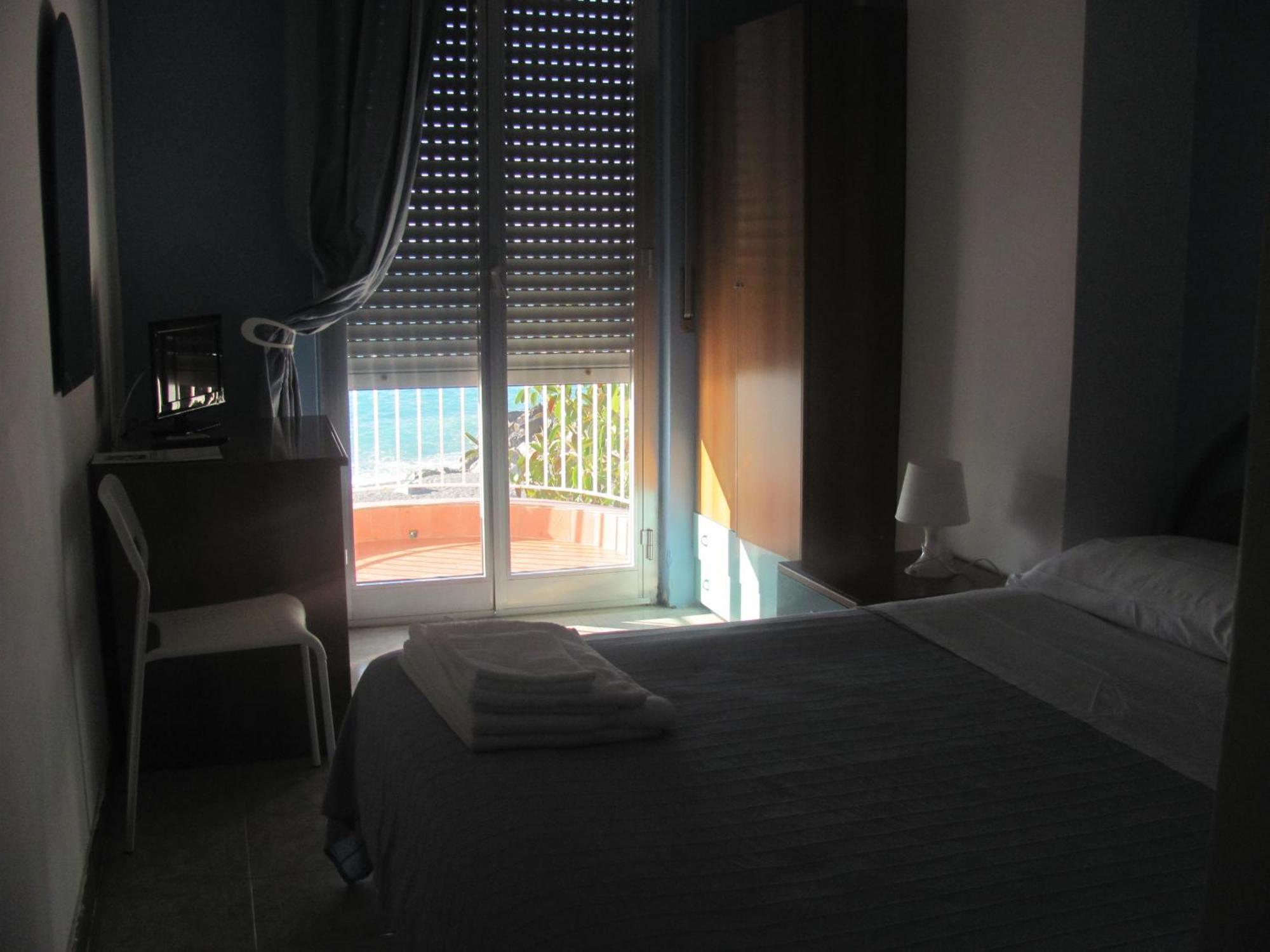 Hotel Ristorante La Scogliera - Nuova Gestione Piraino Chambre photo
