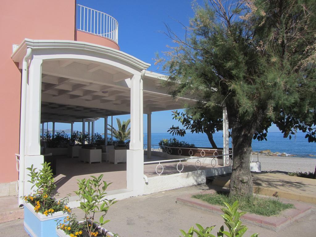 Hotel Ristorante La Scogliera - Nuova Gestione Piraino Extérieur photo