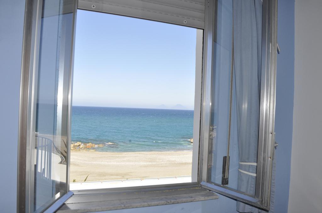 Hotel Ristorante La Scogliera - Nuova Gestione Piraino Extérieur photo