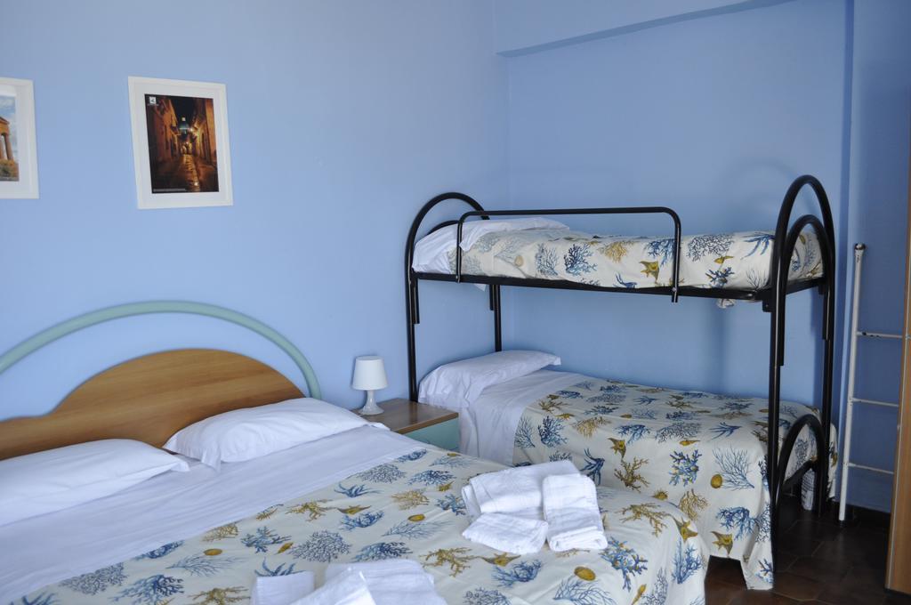 Hotel Ristorante La Scogliera - Nuova Gestione Piraino Extérieur photo