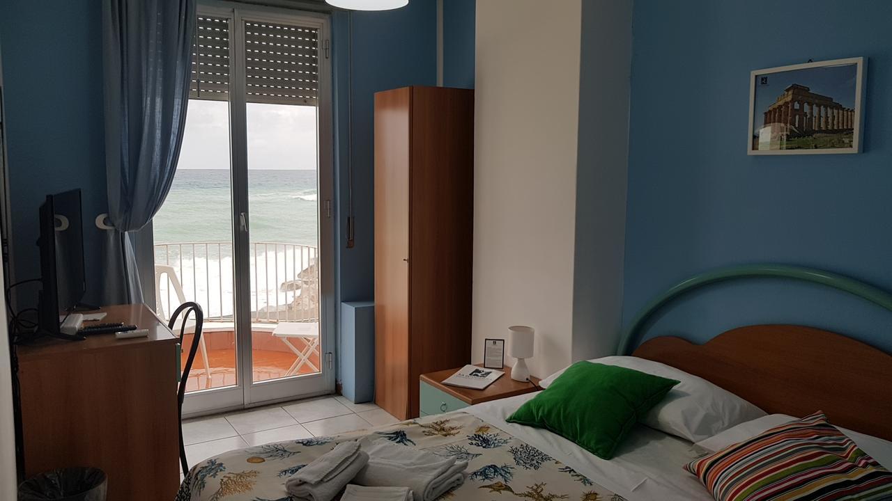 Hotel Ristorante La Scogliera - Nuova Gestione Piraino Extérieur photo